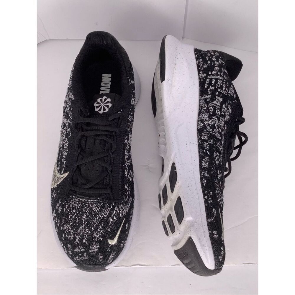 Nike Black/White Cross Training Running Women’s Low Top Sneakers Sz 7